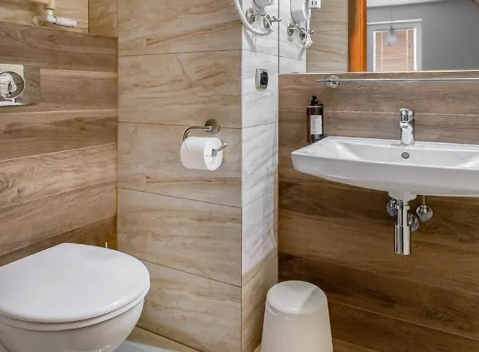 Czarny Kormoran شقة *